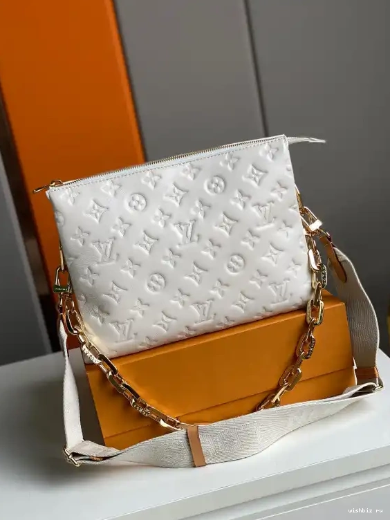 WIS COUSSIN VUITTON LOUIS PM 0612